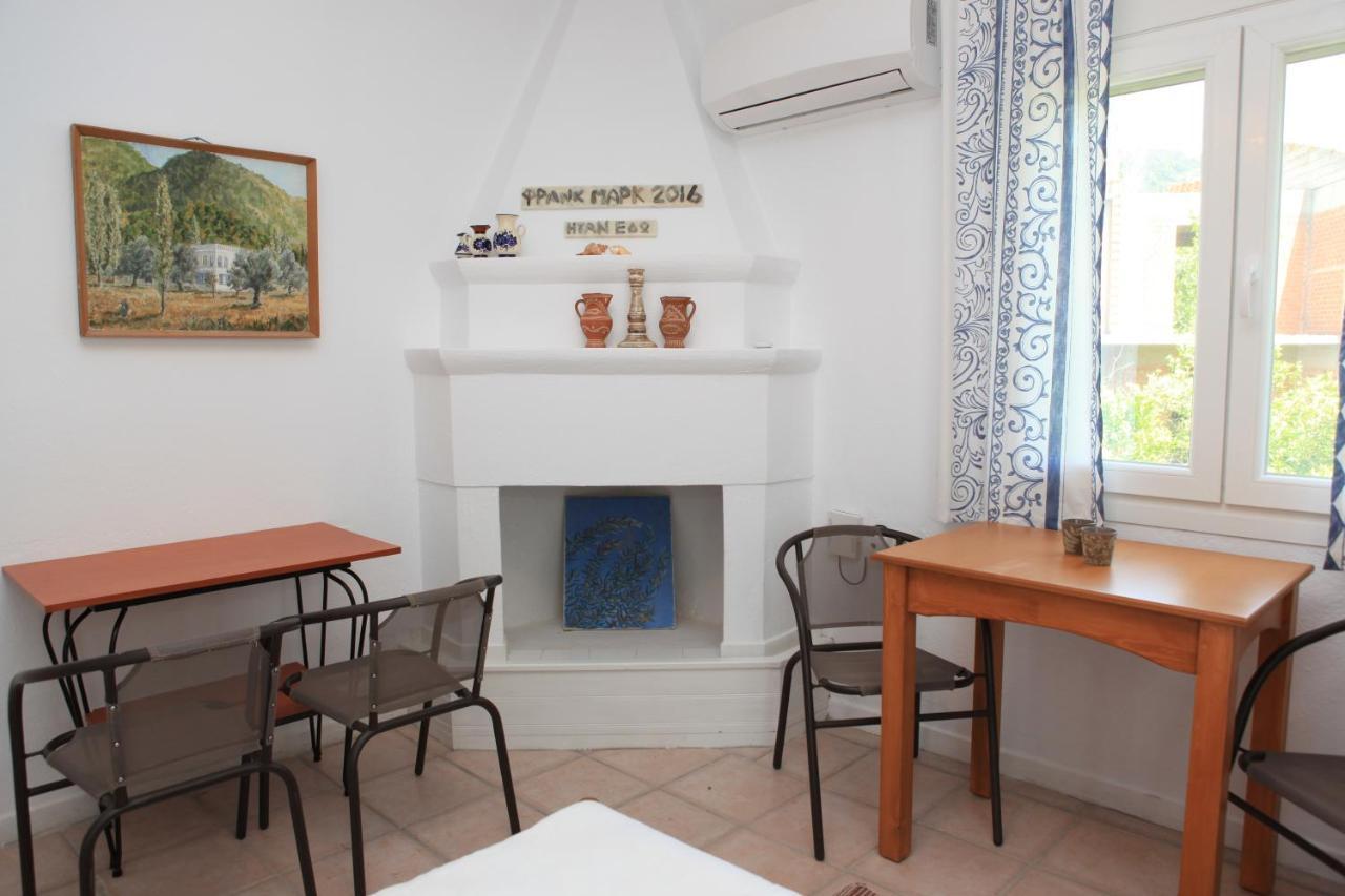 O Pyrgos Accommodations Panormos  Ngoại thất bức ảnh